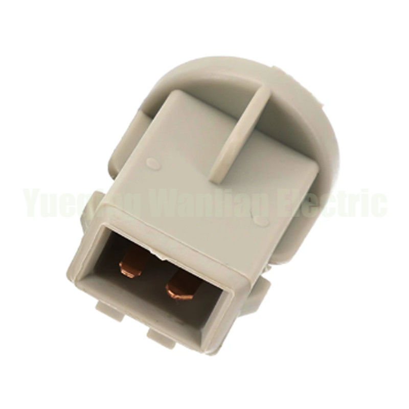 191941669A 2 Pin Pemegang Lampu Lampu Mobil / Socket Base Lampu Untuk Transporter Kiri Kanan